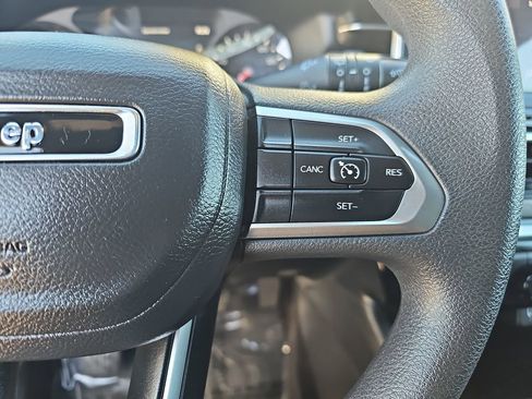 Used 2024 Jeep Compass Sport image 17