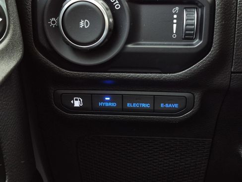 Used 2023 Jeep Wrangler Unlimited Sahara w/ Cold Weather Group image 23