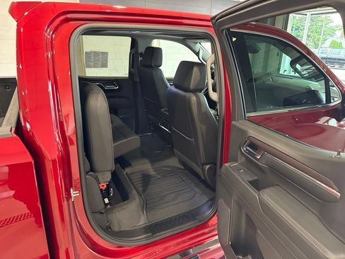 Used 2024 GMC Sierra 1500 SLT w/ SLT Premium Plus Package AWD/4WD image 16