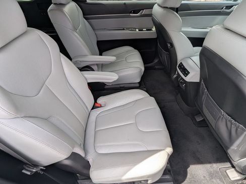 Used 2020 Hyundai Palisade SEL w/ Premium Package FWD image 14