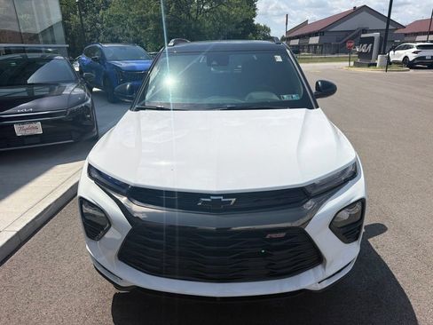 Used 2023 Chevrolet TrailBlazer RS w/ Technology Package AWD/4WD image 2