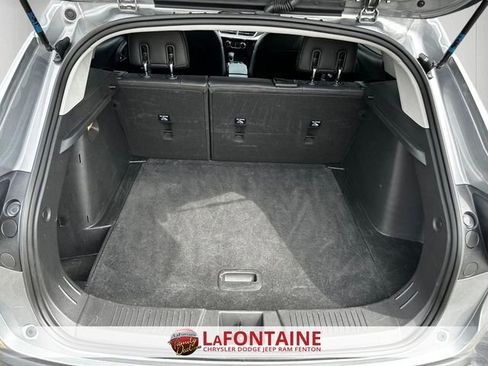 Used 2025 Chevrolet Trax LT w/ LT Convenience Package FWD image 26