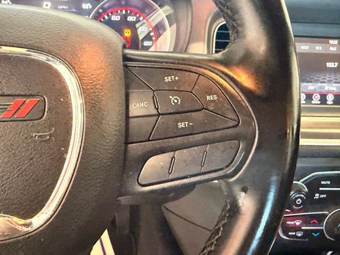 Used 2022 Dodge Charger SXT RWD image 28