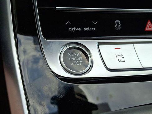 Certified 2025 Audi Q8 Premium Plus AWD/4WD image 26