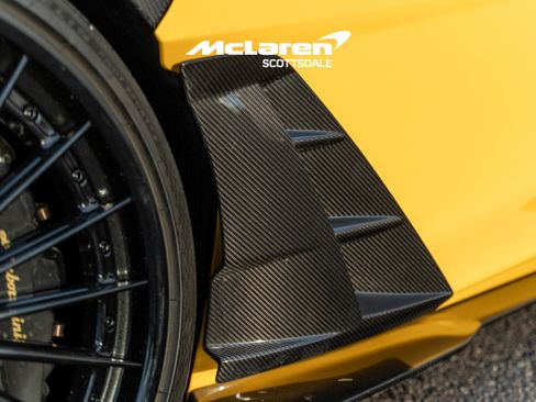 Used 2024 Lamborghini Revuelto image 17