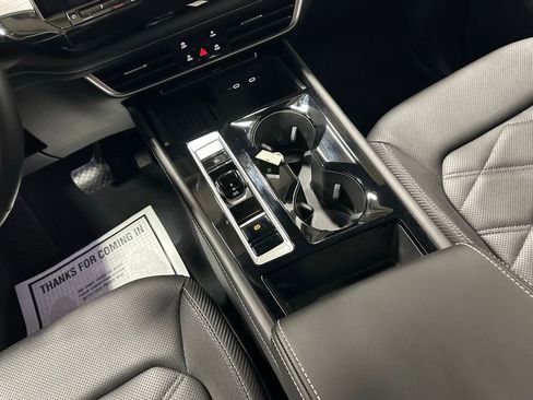 Used 2025 Volkswagen Atlas Cross Sport SE image 37