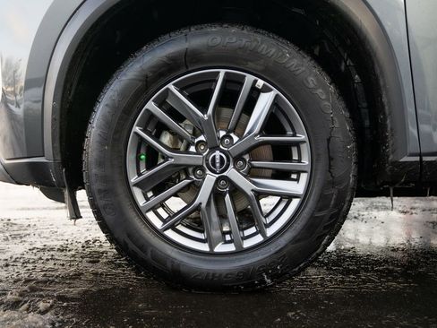 Used 2023 Nissan Rogue S image 8