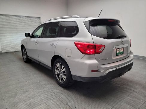 Used 2018 Nissan Pathfinder SL image 5