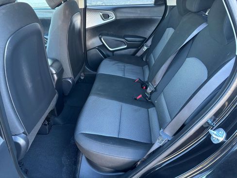 Used 2025 Kia Soul LX w/ LX Technology Package image 22
