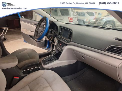 Used 2017 Hyundai Elantra SE image 21