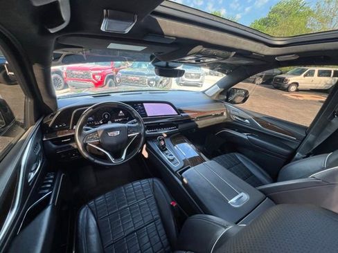 Used 2022 Cadillac Escalade Sport Platinum w/ LPO, Floor Liner Package AWD/4WD image 7