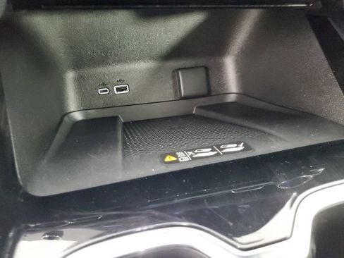 Used 2026 Chevrolet Traverse LT w/ Driver Confidence Package image 17