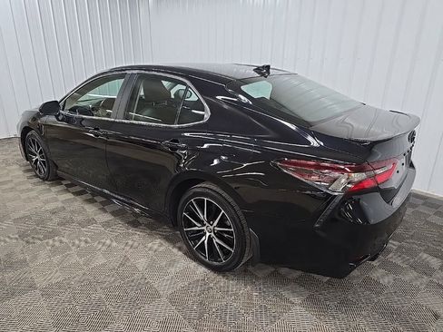 Used 2024 Toyota Camry SE image 9