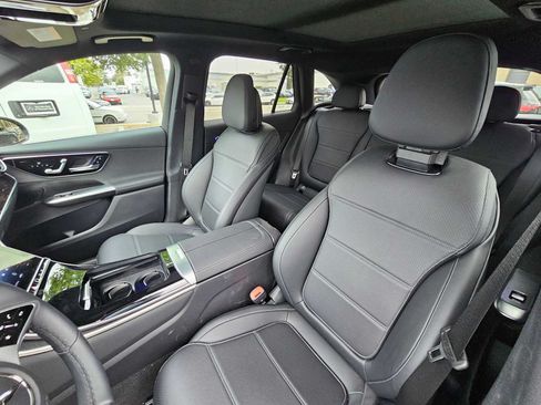 Used 2026 Mercedes-Benz GLC 300 4MATIC image 21