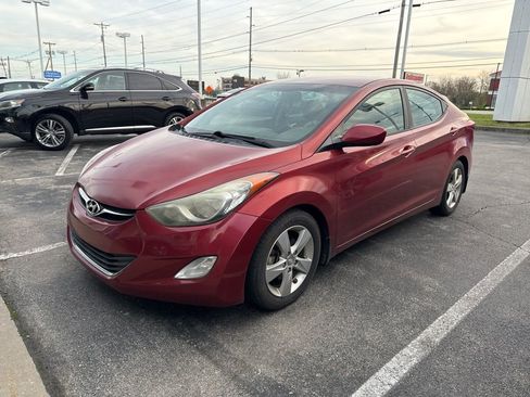 Used 2013 Hyundai Elantra GLS w/ Preferred Pkg image 3