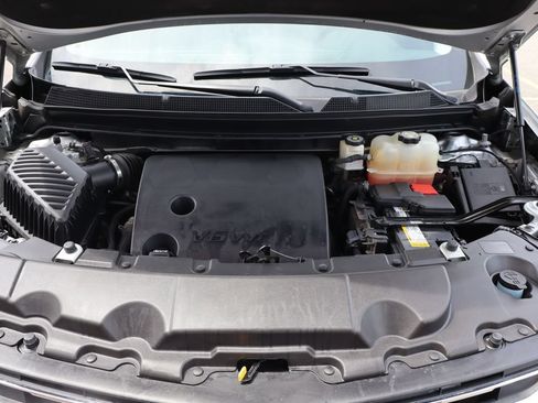 Used 2021 Chevrolet Traverse LT FWD image 48