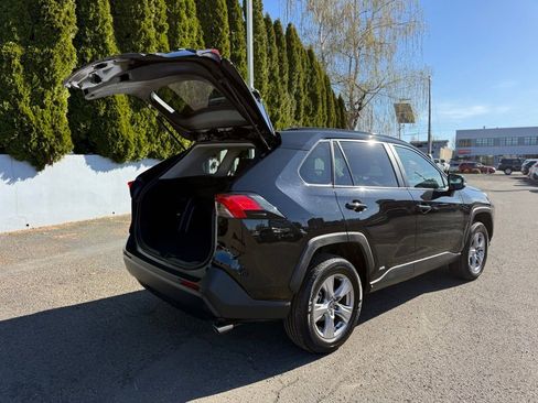 Certified 2025 Toyota RAV4 LE image 10