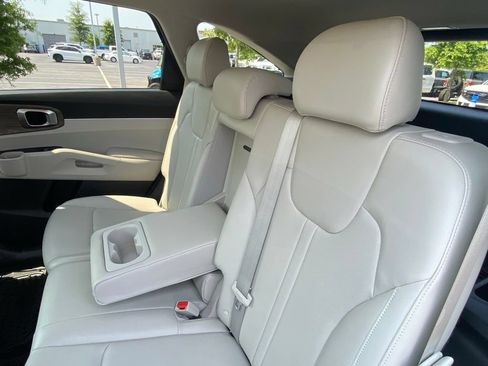 Used 2023 Kia Sorento S AWD/4WD image 24
