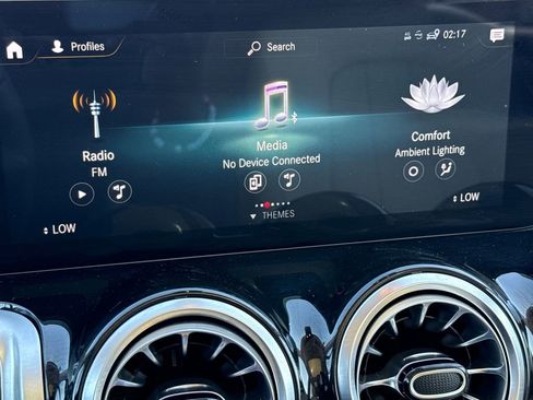 Used 2022 Mercedes-Benz GLB 250 GLB 250 image 24