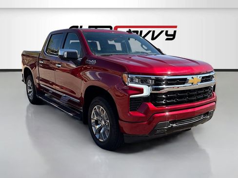 Used 2025 Chevrolet Silverado 1500 High Country w/ Technology Package AWD/4WD image 1