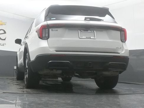 Used 2025 Ford Explorer ST-Line w/ ST-Line Street Pack AWD/4WD image 56
