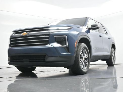 Used 2024 Chevrolet Traverse LT w/ LPO, Floor Liner Package FWD image 42