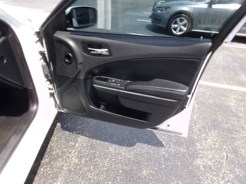 Used 2014 Dodge Charger SE RWD image 28