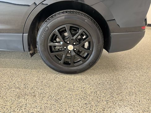 Used 2023 Chevrolet Equinox LT image 9