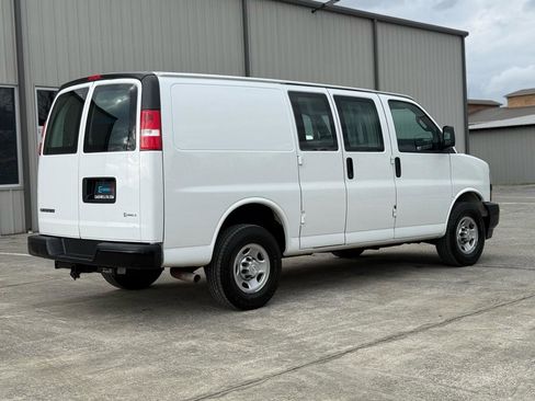 Used 2019 Chevrolet Express 2500 w/ Driver Convenience Package image 4
