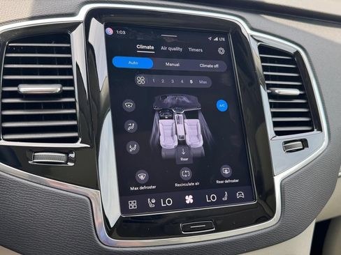 Certified 2023 Volvo XC90 B6 Plus AWD/4WD image 18