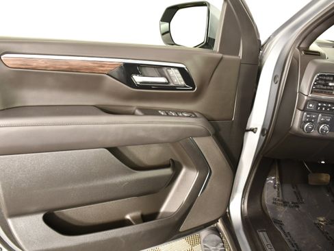 Used 2025 Chevrolet Tahoe Z71 AWD/4WD image 39