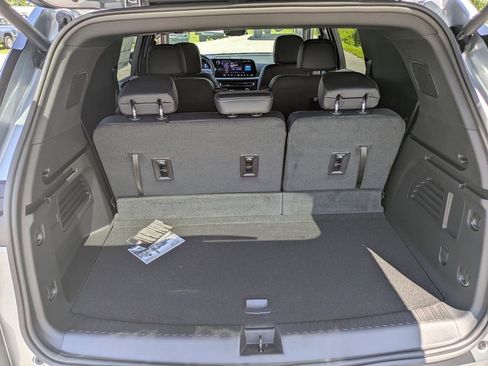 New 2026 Chevrolet Traverse LT w/ Enhanced Driving Package image 12