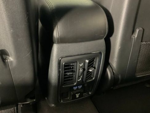 Used 2019 Jeep Grand Cherokee Limited AWD/4WD image 24