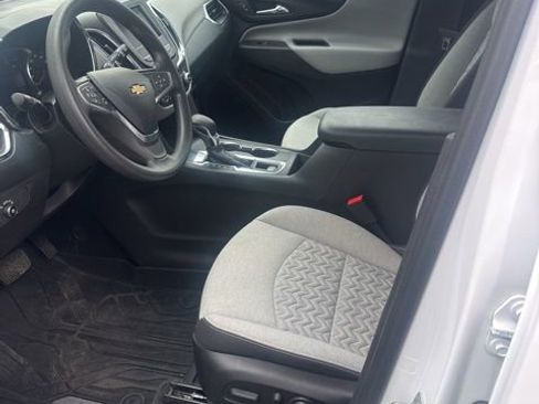 Used 2023 Chevrolet Equinox LS w/ LS Convenience Package image 8