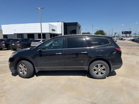Used 2017 Chevrolet Traverse LT FWD image 18