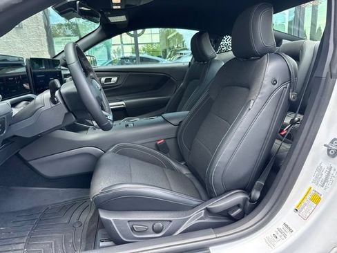 Used 2025 Ford Mustang Coupe RWD image 9