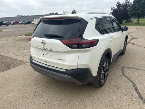 Used 2021 Nissan Rogue SV w/ Premium Package AWD/4WD image 11