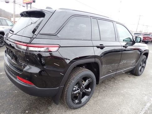 New 2025 Jeep Grand Cherokee Limited w/ Luxury Tech Group II image 7