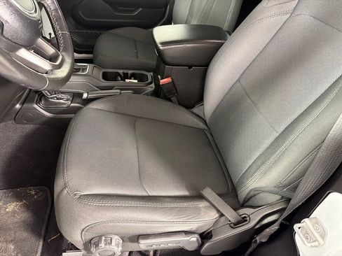 Used 2021 Jeep Wrangler Sport image 12