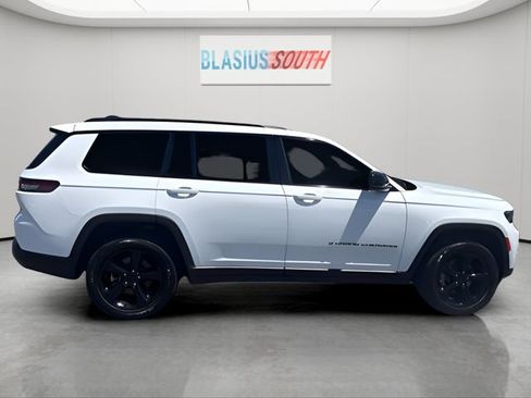 Used 2023 Jeep Grand Cherokee L Altitude AWD/4WD image 2
