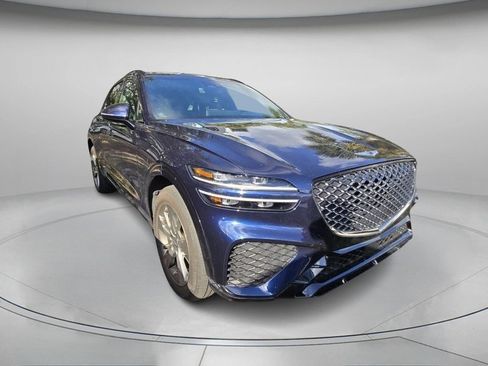 Used 2025 Genesis GV70 3.5T Sport image 3