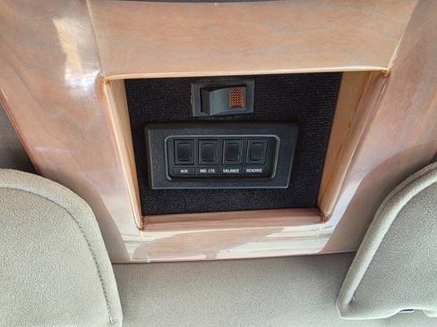 Used 2002 Ford E-150 and Econoline 150 image 21