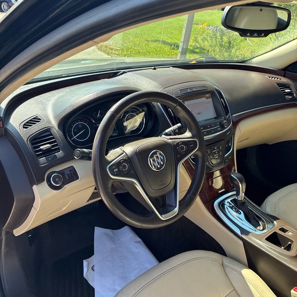 Used 2017 Buick Regal Sport Touring FWD image 7