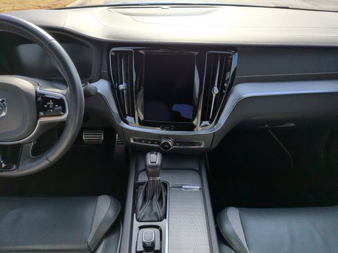 Used 2021 Volvo S60 T5 R-Design image 35