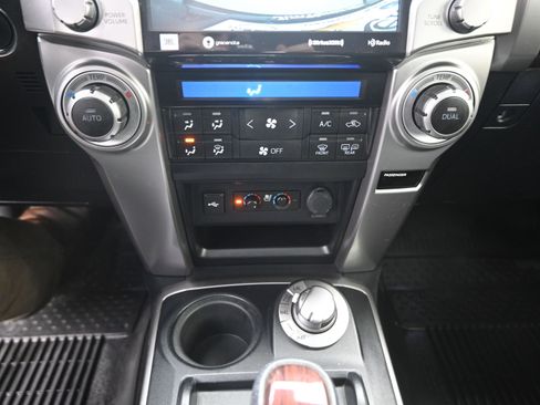 Used 2020 Toyota 4Runner Limited image 21
