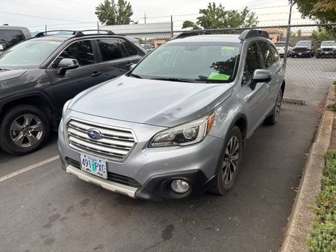 Used 2015 Subaru Outback 3.6R Limited AWD/4WD image 4
