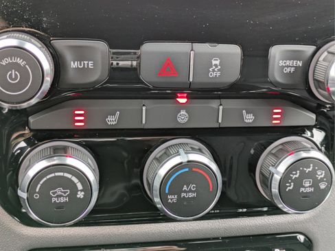 New 2026 RAM 2500 Big Horn AWD/4WD image 22
