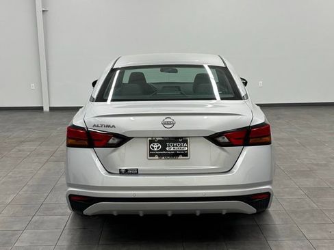 Used 2024 Nissan Altima 2.5 S image 3