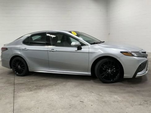 Used 2024 Toyota Camry XSE FWD image 4