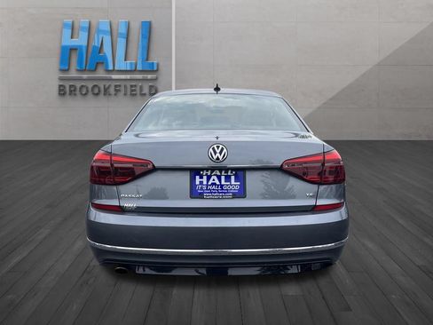 Used 2017 Volkswagen Passat 1.8T R-Line FWD image 4